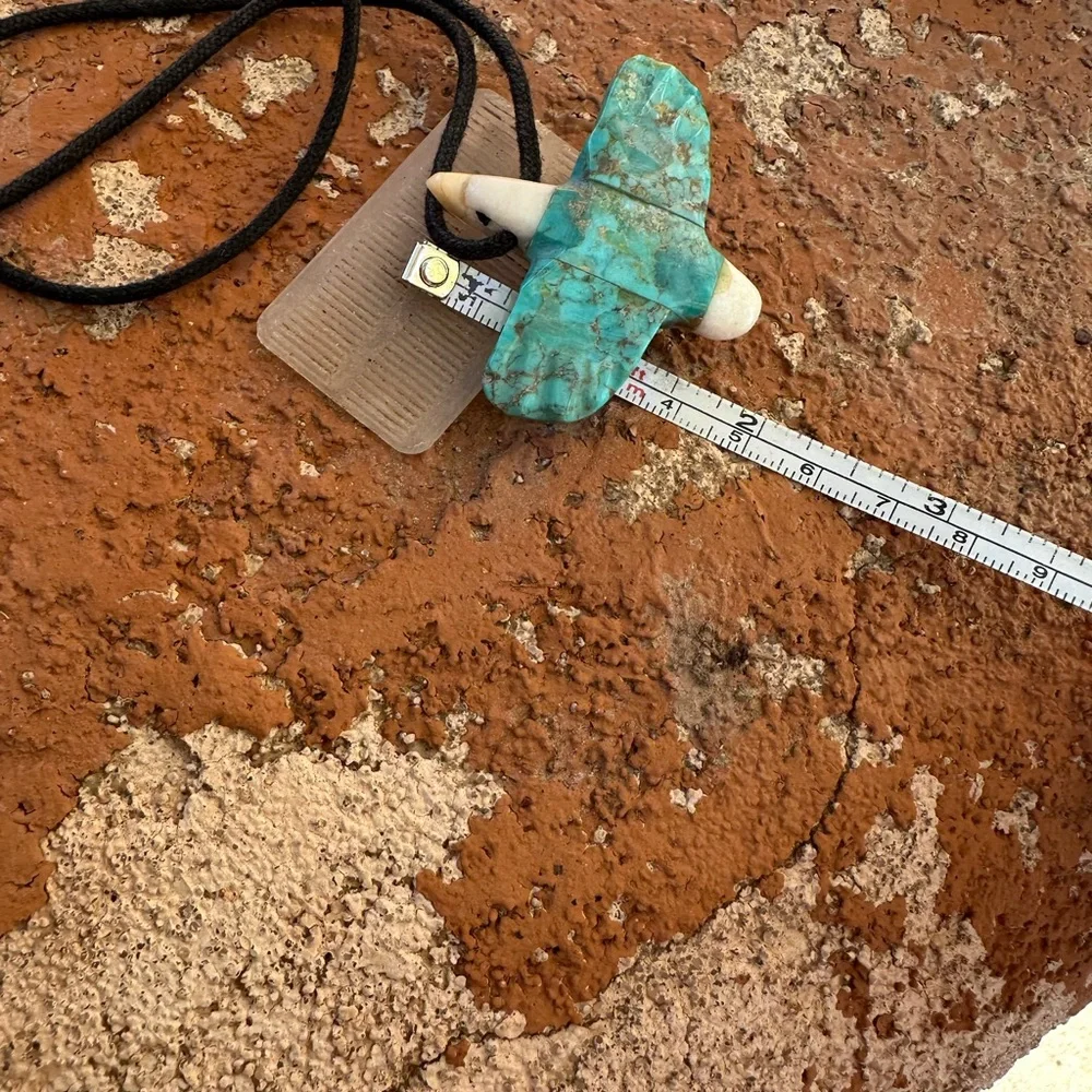 Acoma Pueblo Turquoise handcarved turquoise eagle pendant! - Picture 3 of 6